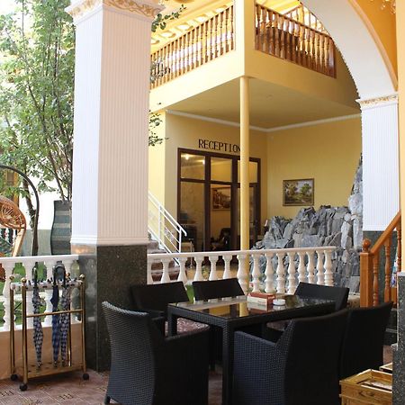 Atlas B&B Hotel ドゥシャンベ エクステリア 写真